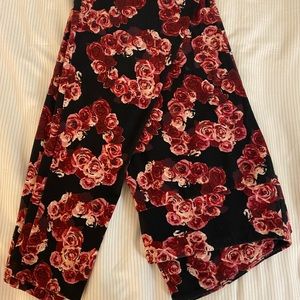 EUC LuLaRoe Rose Heart TC Leggings